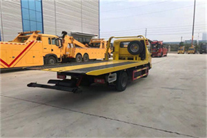 砚山非事故拖车